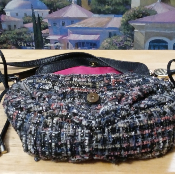 🆕Juicy Couture Traveler Flap Crossbody Bag.🎒Wide Zip Pocket,Tweed&Leather. - Picture 4 of 12